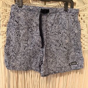 Columbia Men’s Black & White Patterned Athletic Shorts – Size Small, Cinch Belt